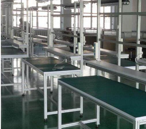 防静电事情台主体框架一样平常接纳铝型材，台面则接纳防静电防火板或防静电台垫